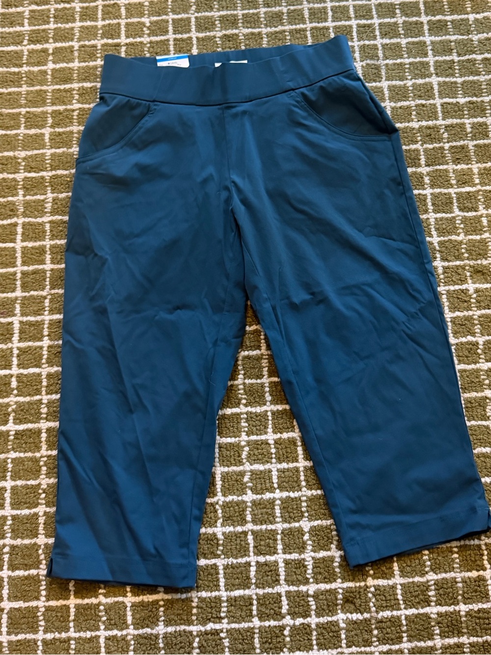 Columbia Teal Blue women’s Pull-On Capri Joggers
